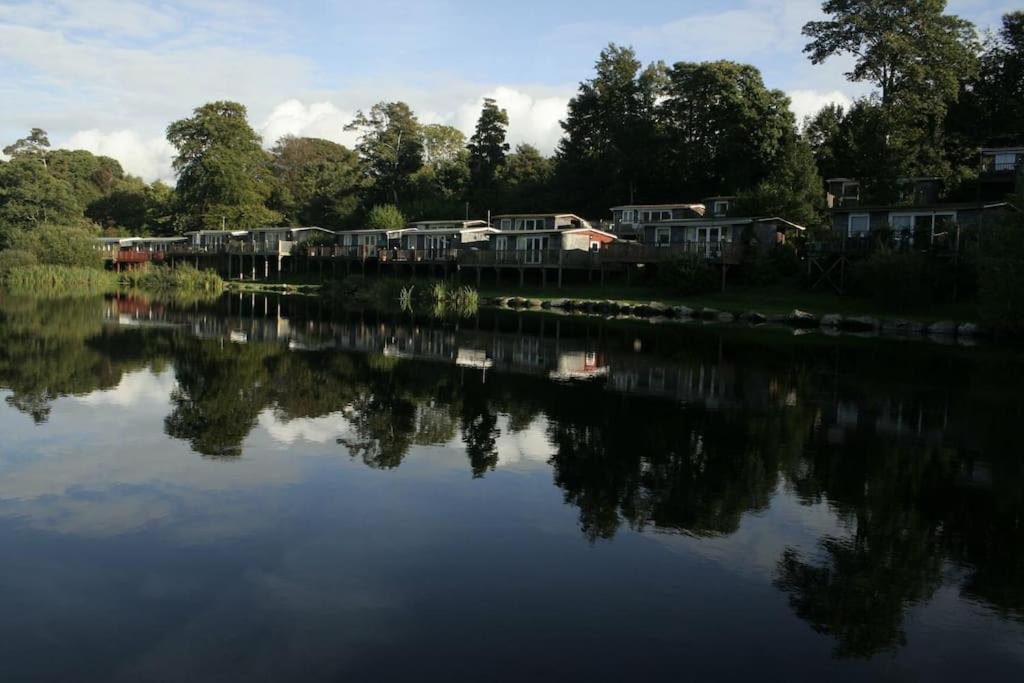 Stunning 3 Bed Riverside Cabin In Snowdonia Caeathro Exterior foto